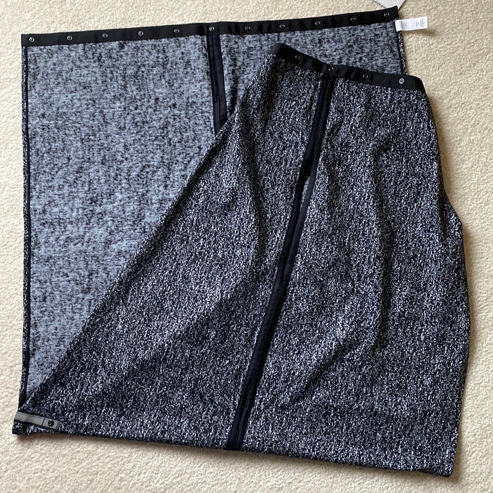 New Lululemon Vinyasa Wrap a black and White